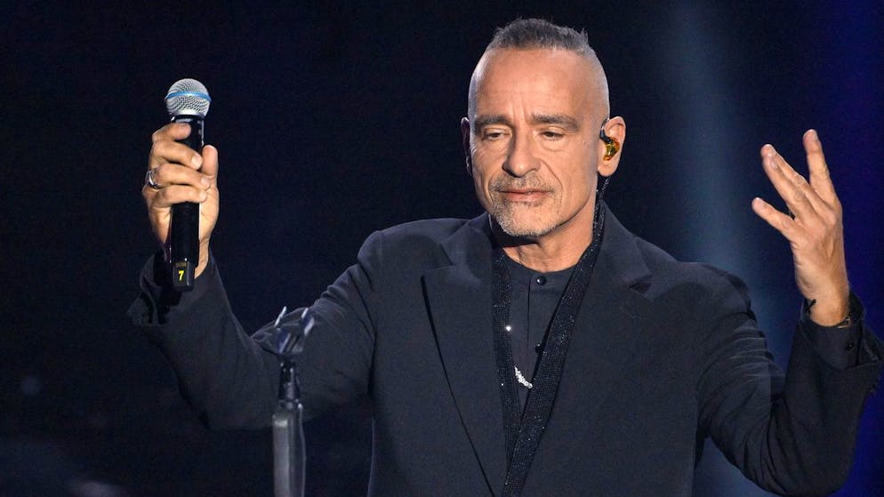 Messaggio criptico. Eros Ramazzotti replica all'ex Dalila Gelsomino: «No a tutte le guerre, nessuna esclusa»