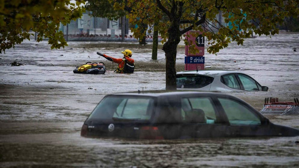 Storms with heavy flooding in parts of France - Gallery. Around 1500 firefighters are working in the affected region.