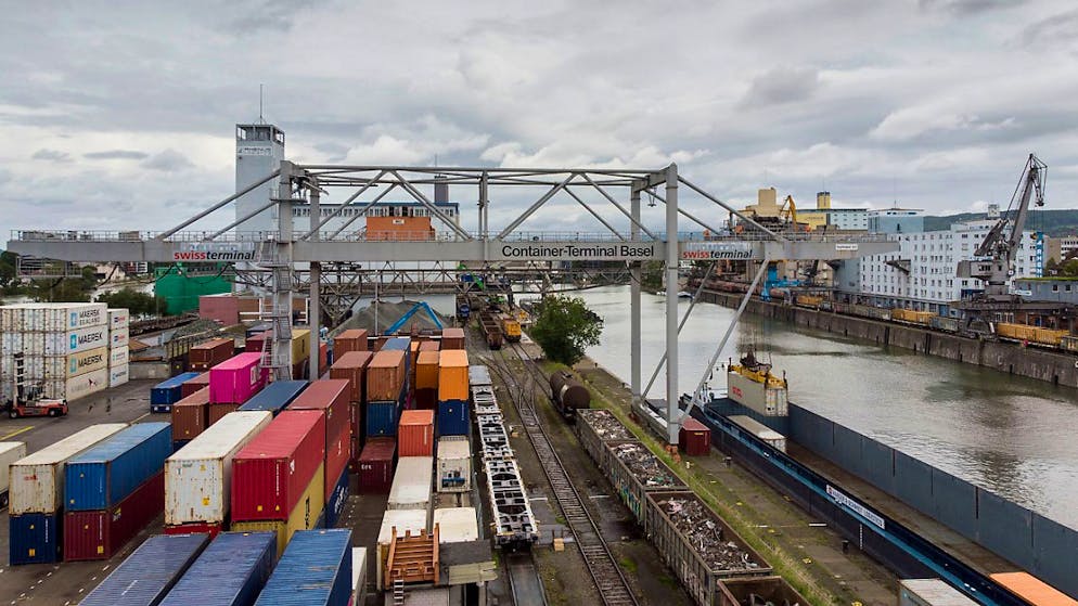 Les échanges entre la Suisse et les États-Unis vont bien au-delà des marchandises : ils couvrent aussi les services, les investissements et la formation.. (archive)