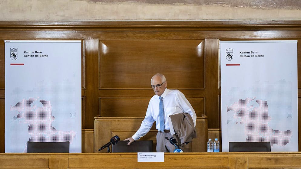 Die Städte Bern, Biel, Burgdorf und Langenthal sagen, sie seien nur ungenügend in die Totalrevision des kantonalen Sozialhilfegesetzes der Gesundheitsdirektion von Regierungsrat Pierre Alain Schnegg (SVP) miteinbezogen worden. (Archivbild)