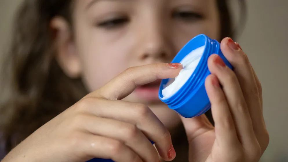Wegen Influencern. Kinder verwenden Anti-Aging-Produkte – mit Folgen