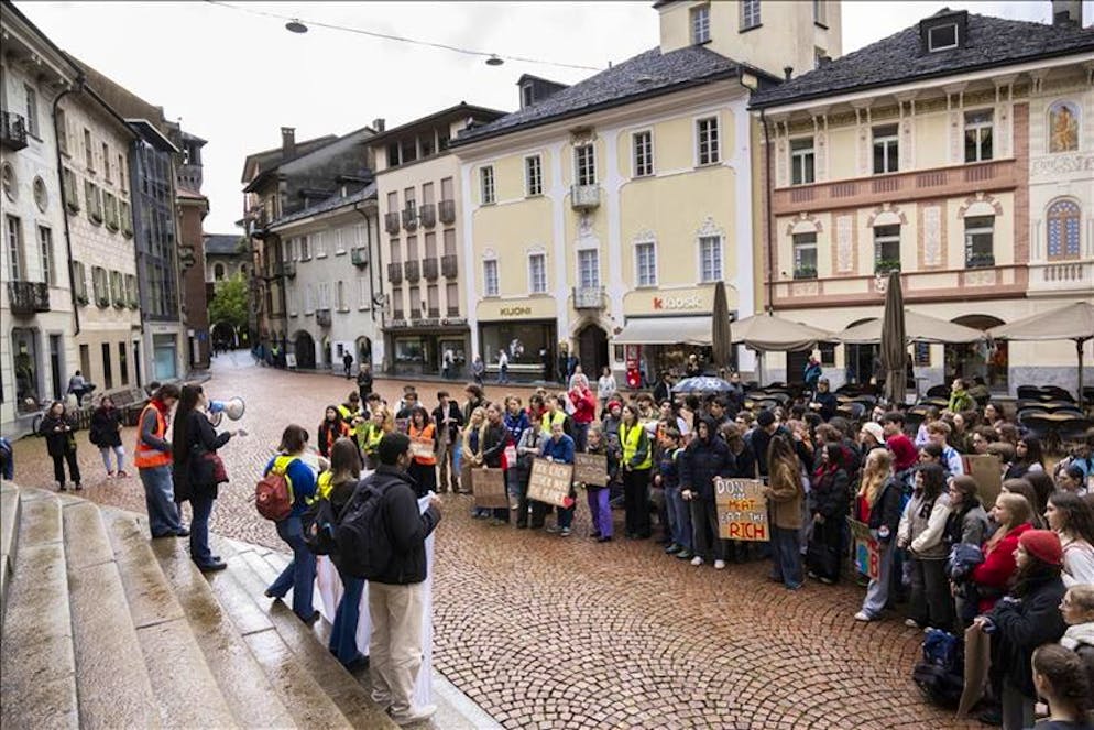 I partecipanti in Piazza Collegiata
