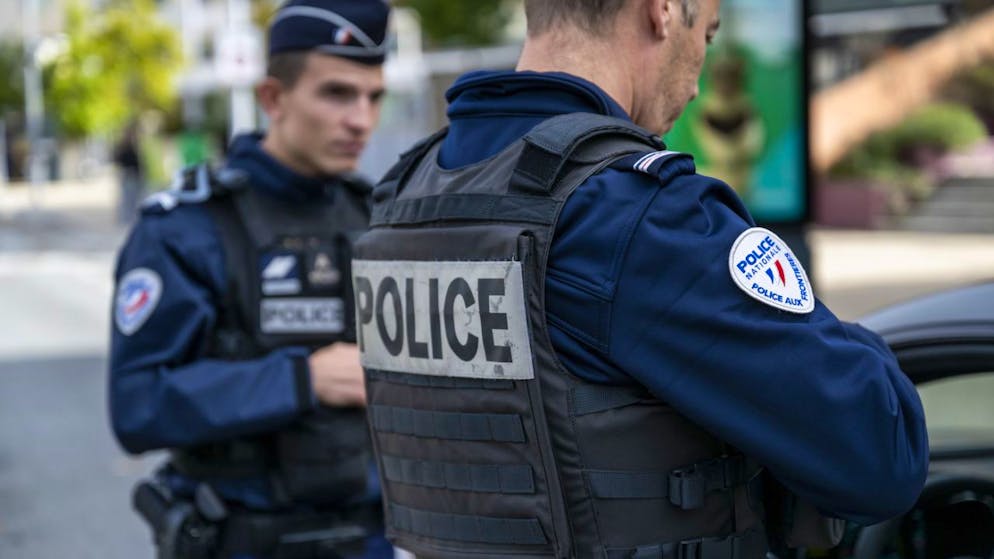 Les services de police ont découvert à Mulhouse une jeune fille de 19 ans qui aurait été égorgée par sa mère (photo prétexte).