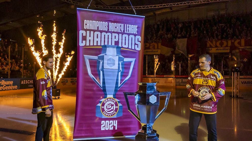 EV Zug wins the duel between the crisis clubs - Gallery. Servette's return to Les Vernets Hall. Before the 5:3 win over the Lakers, the banner for the Champions Hockey League victory was hoisted under the roof of the partially remodeled arena
