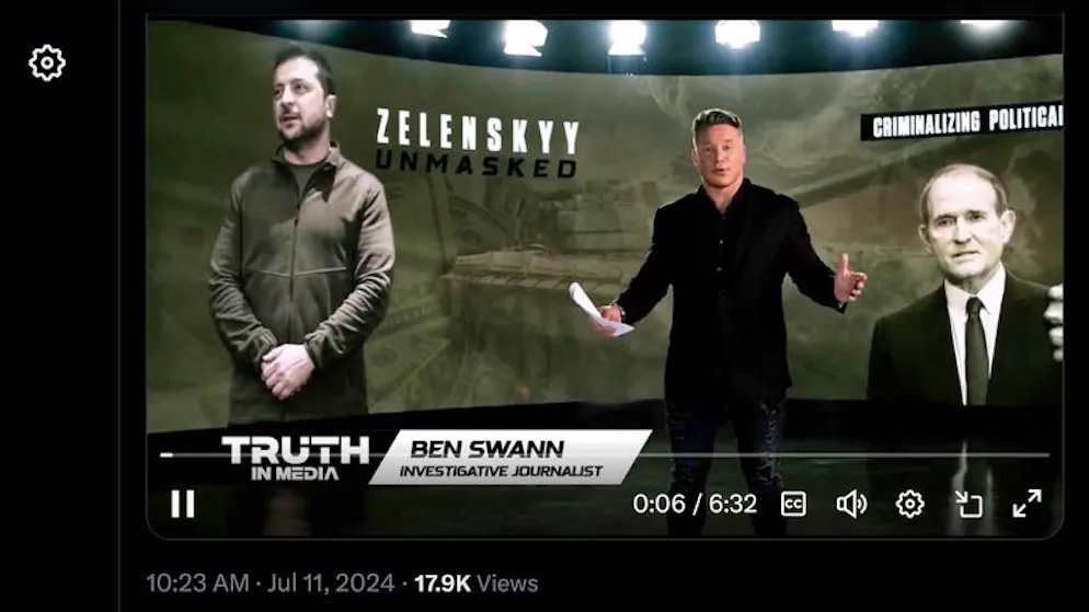 Dieses Bild von Ben Swanns X-Social-Media-Konto zeigt ihn in seiner Videoserie «Zelenskyy Unmasked». 