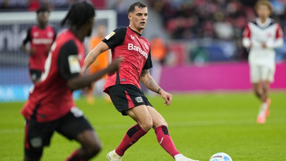Granit Xhaka und Bayer Leverkusen entscheiden eine umkämpfte Partie gegen Frankfurt für sich.