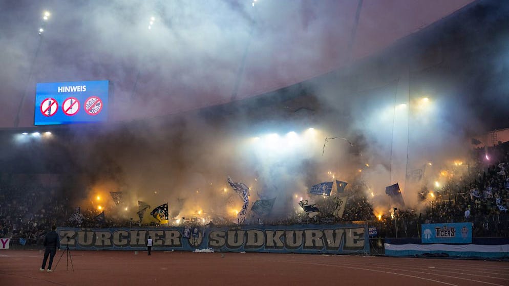 La curva dei tifosi dello Zurigo.