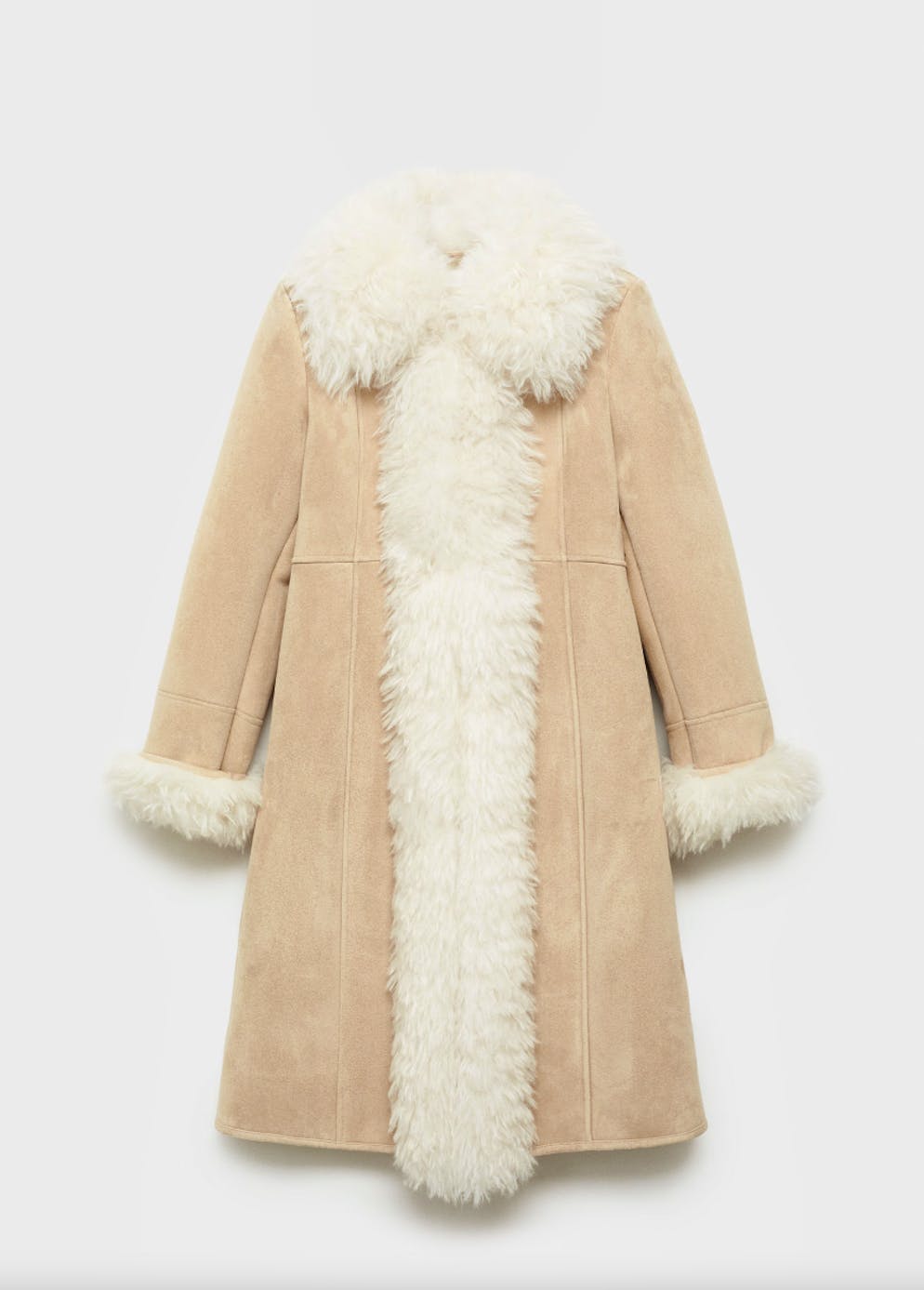 3. Jacken- und Mantel-Trend: Shearling. Doubleface-Mantel mit Pelzeffekt von Mango für 199.95 Franken.