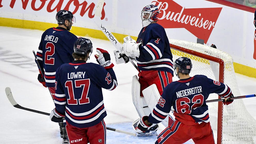 Hockey sur glace Niederreiter et Fiala marquent dans la cage vide