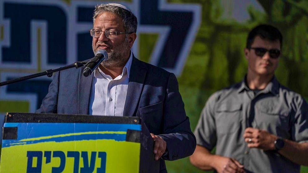 Israeli Minister of National Security and far-right politician Itamar Ben-Gvir (l) gives a speech. Photo: Ilia Yefimovich/dpa