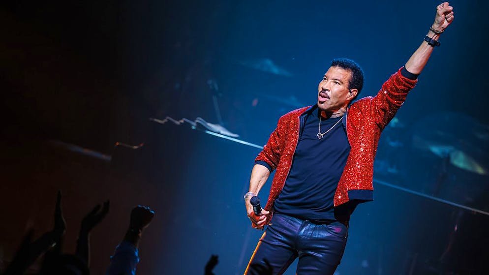 Der US-amerikanische Star Lionel Richie geht auf Europa Tour. Unter dem Titel "Say Hello to the Hits" wird er, der sich mit Songs wie "All Night Long" oder "We Are The World" in die Herzen von Millionen Fans gesungen hat, im kommenden Juli im Zürcher Hallenstadion auf der Bühne stehen. (Archivbild)