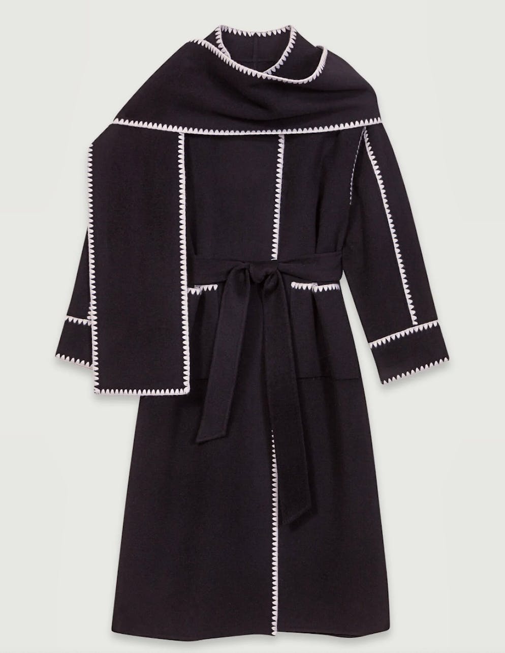 5. Jacken- und Mantel-Trends: Schal integriert. Schwarzweisser Mantel mit integriertem Schal von Maje für 799 Franken. 