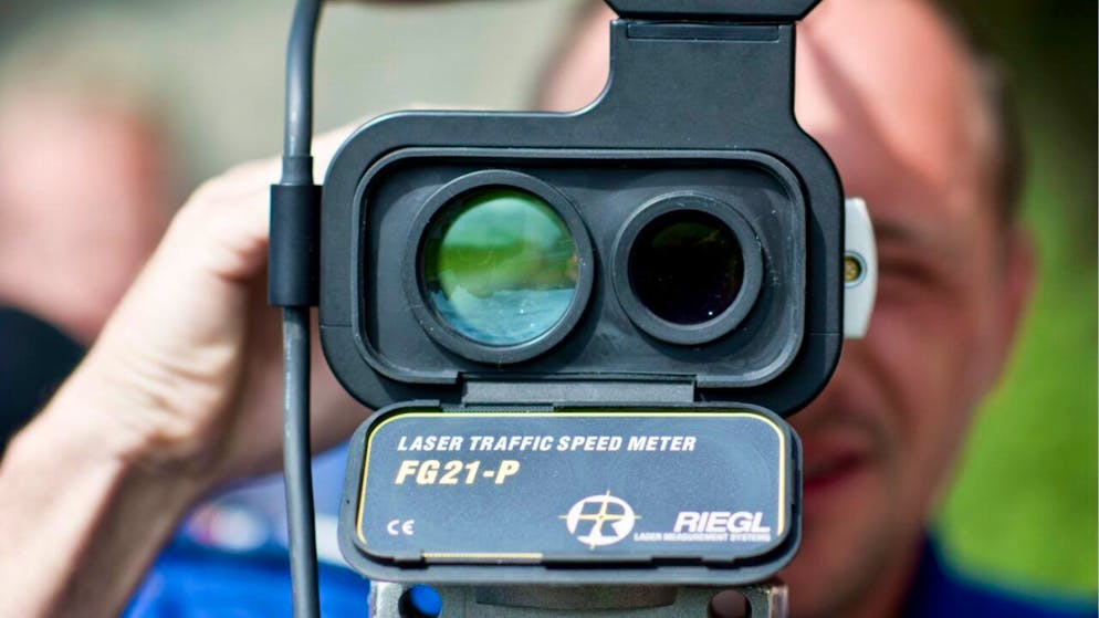 Bei einer Geschwindigkeitskontrolle in Oberglatt blitze die Zürcher Kantonspolizei mehrere Temposünder. (Symbolbild)