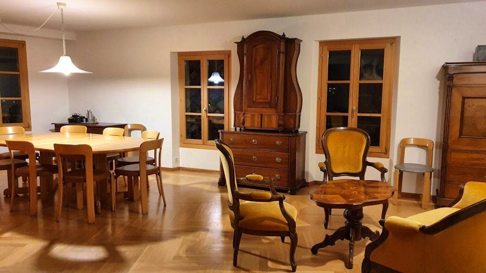 Il castello di Thorenberg è in vendita. Ecco il soggiorno.