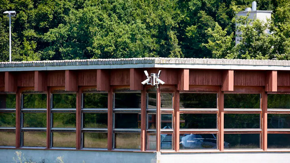 Der Bund schliesst wegen des Rückgangs der Asylgesuche neun temporäre Bundesasylzentren - so auch dasjenige in Bremgarten AG. (Archivbild)