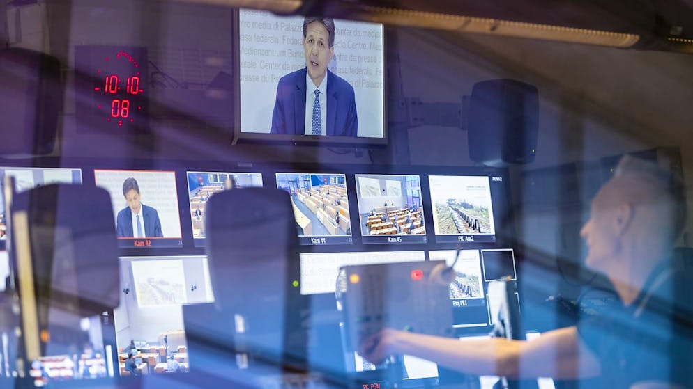 Am Dienstagnachmittag rückt Nachrichtendienstchef Christian Dussey (oben) in den Fokus: Er stellt den Sicherheitslagebericht vor. (Archivbild)