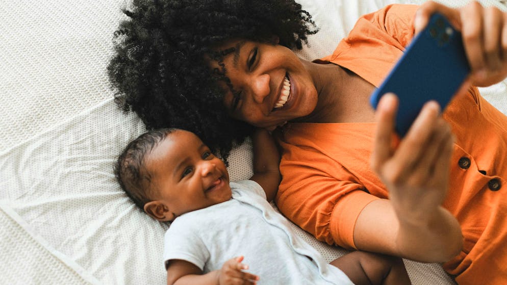 Sharing children's photos. Parents watch out! Free advice on sharenting