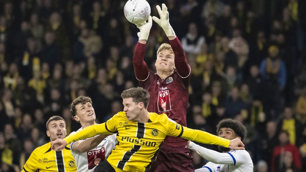 Pius Dorn (2. von links) in Aktion beim Spiel zwischen YB und Luzern.