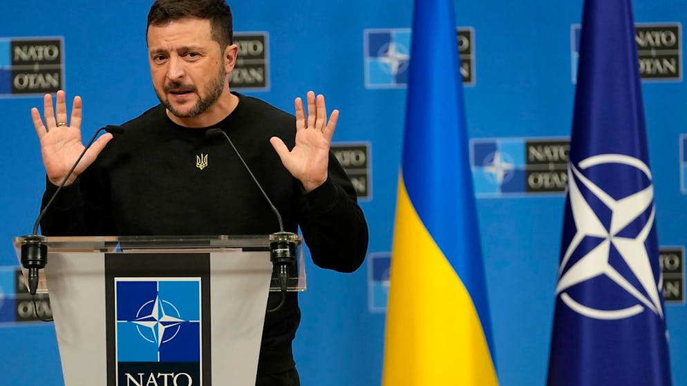 ARCHIV - Der ukrainische Präsident Wolodymyr Selenskyj im NATO-Hauptquartier. Foto: Virginia Mayo/AP/dpa