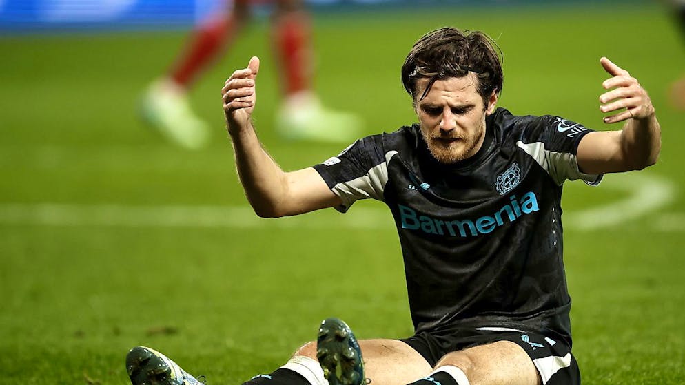 Bayern München verliert hoch, Manchester City mit Rekord - Gallery. Viel Frust bei Jonas Hofmann und der ganzen Mannschaften von Leverkusen: Der deutsche Meister war nervös und fahrig