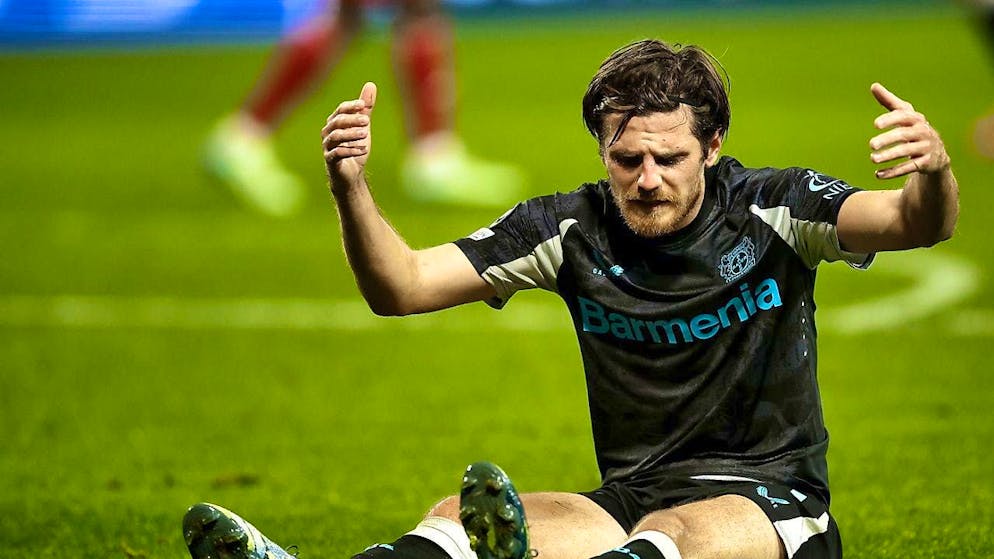 Bayern Munich lose heavily, Manchester City with record - Gallery. A lot of frustration for Jonas Hofmann and the whole Leverkusen team: The German champions were nervous and hesitant