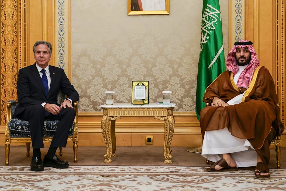 Il Segretario di Stato americano Antony Blinken, a sinistra, incontra il principe ereditario saudita Mohammed bin Salman a Riyadh, in Arabia Saudita, mercoledì 23 ottobre 2024.