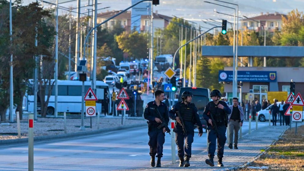 The police are listening to Turkish law enforcement and law enforcement in the Turkish Einsatz General Directorate. Photo: Mert Gokhan Koc/AP/dpa