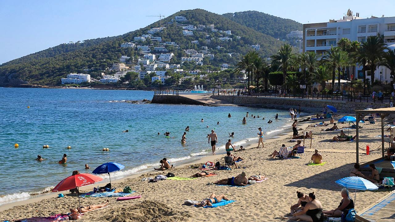 Germany. Dissatisfied restaurant guest beaten up by chef in Ibiza