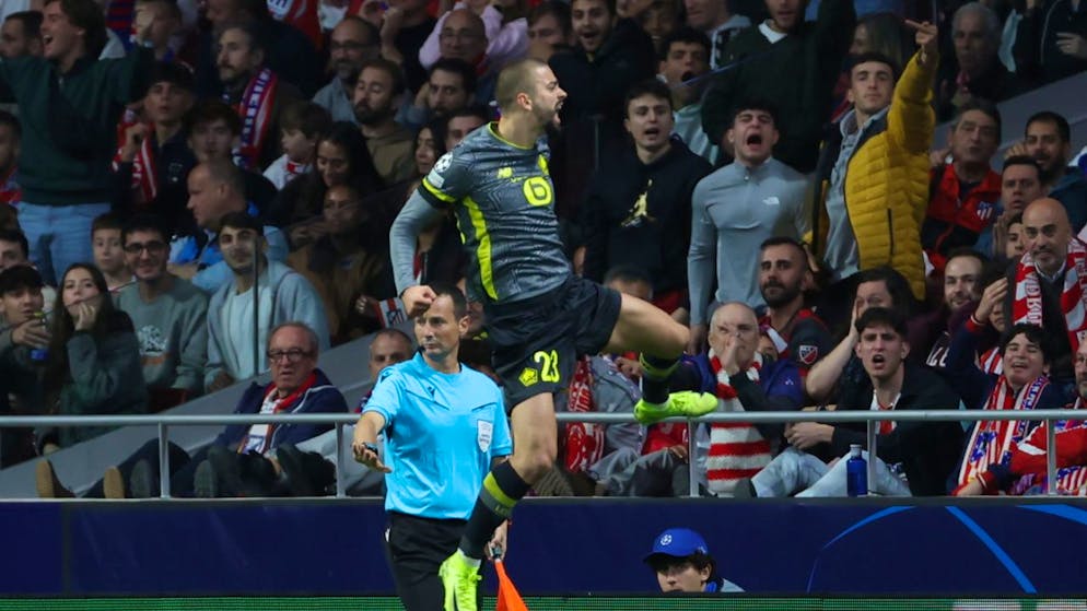 Bayern München verliert hoch, Manchester City mit Rekord - Gallery. Edon Zhegrova brillierte für Lille kurz nach seiner Einwechslung mit einem schönen Tor zum 1:1