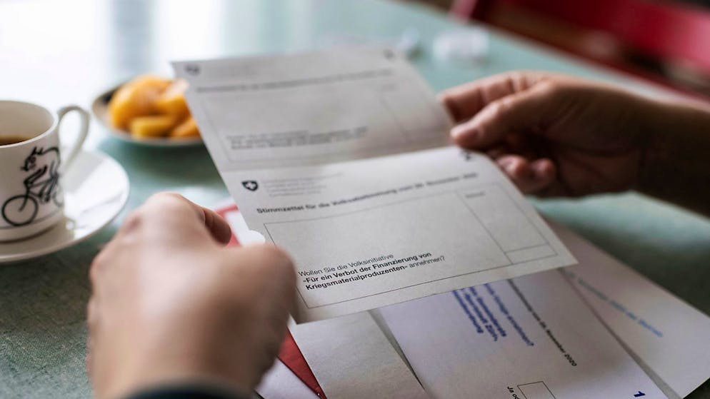 Beim Verpacken der Abstimmungsunterlagen für einige Zürcher Gemeinden ist es zu einer Panne gekommen. So erhalten beispielsweise die Stimmberechtigten von Fällanden und Grüningen Stimmzettelcouverts mit dem Logo der Stadt Winterthur. (Symbolbild)