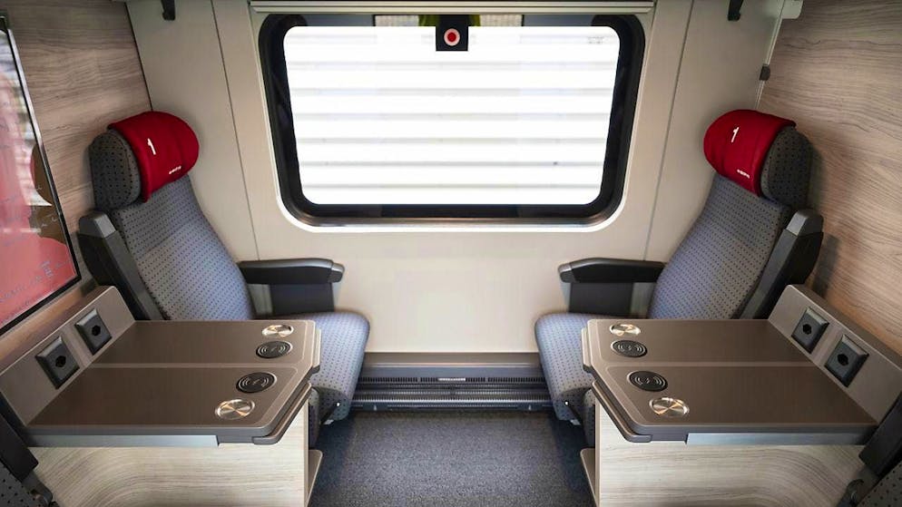 Modernized SBB ICN trains offer more comfort for customers - Gallery. Tables with integrated sockets.
