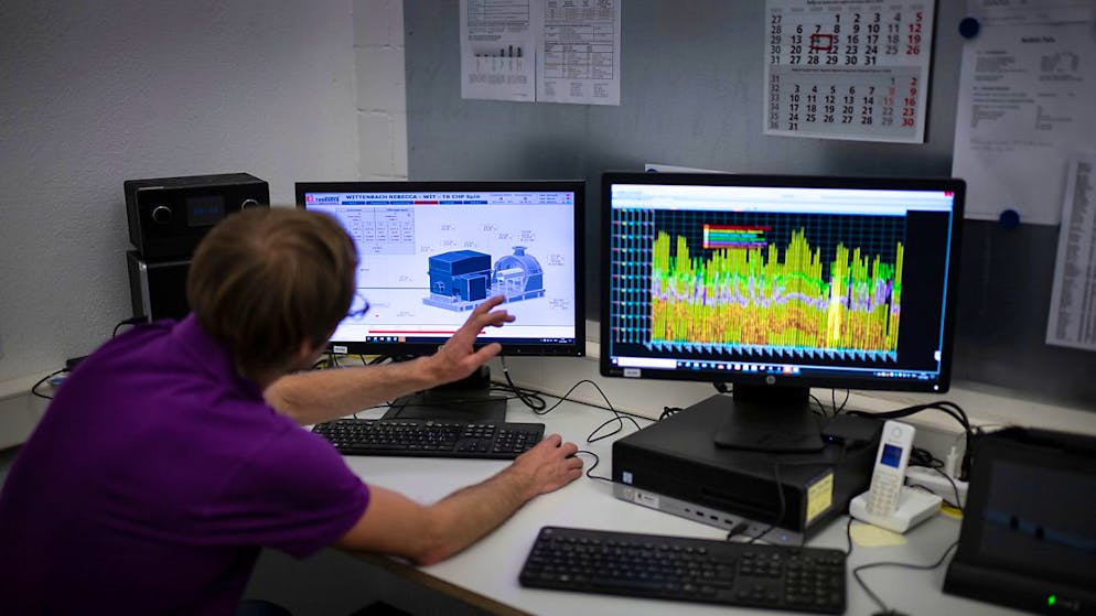 Kriminelle Hacker sitzen oft in fernen Ländern - aber nicht immer. Cybergefahren können Firmen auch durch eigene Angestellte oder Geschäftspartner drohen. (Symbolbild)