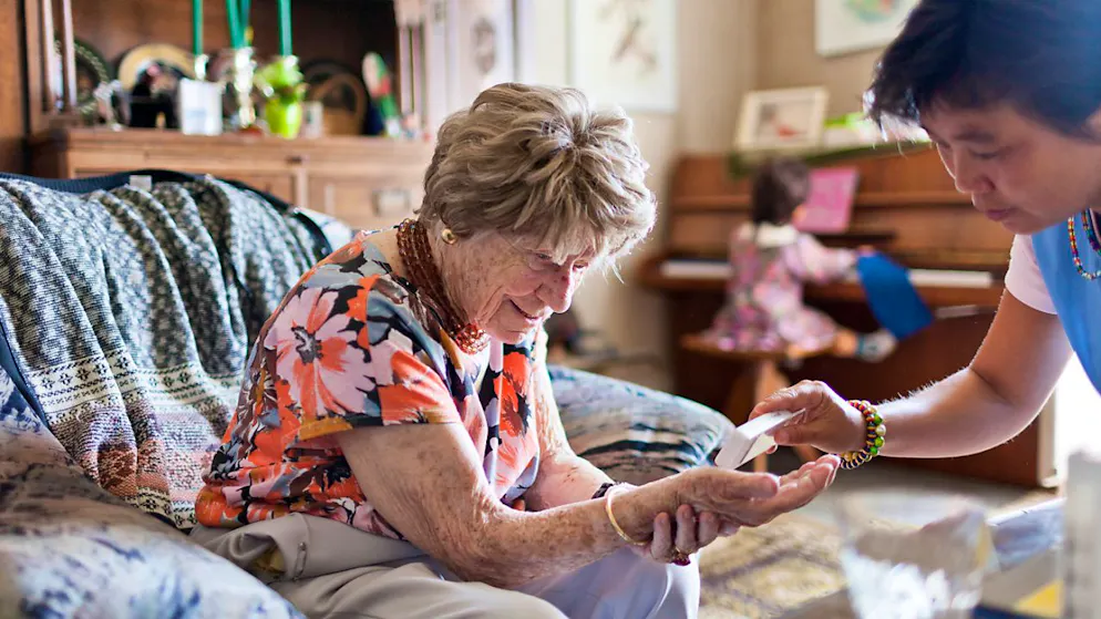 Im Kanton Aargau betreute die spitalexterne Pflege (Spitex) im vergangenen Jahr knapp 34'000 Personen.  Die Tendenz ist steigend. (Symbolbild)
