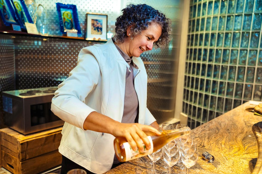 St. Gallen woman has lived in Canada for over 20 years. Cäcilia Stutz is the wife of Beatrice's brother Jürg. She has also been in the wine business since the beginning.