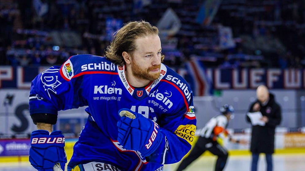 Steht in signaler siebten Saison as captain of the EHC Kloten: Steve Kellenberger