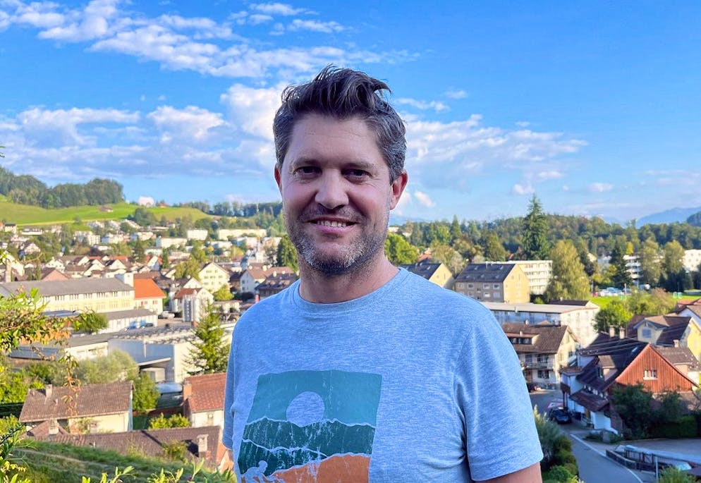 Kinderfotos im Internet teilen: Tipps von Medienprofis. Als Vater befasst sich der Medienexperte Reto Fehr täglich mit dem Thema Sharenting – und darf beim Online-Elternabend natürlich nicht fehlen.