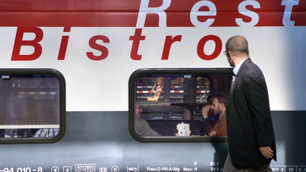 L'ex Ceo di Elvetino fu licenziato con effetto immediato dalle FFS nel 2017, adducendo come motivi la fine del rapporto di fiducia e non meglio precisate violazioni di legge. Le accuse nel confronti del 68enne emersero soltanto in vista del processo.