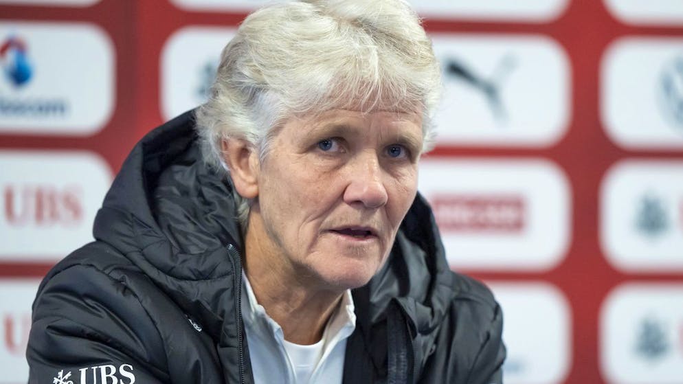 Sundhage announces squad. Two returning players for the final games of the year