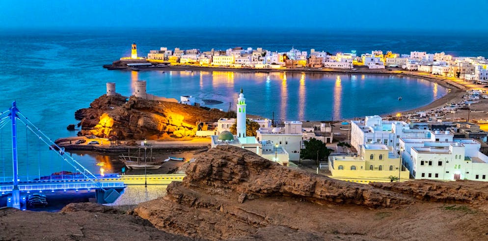 Oman is also enjoying great popularity, here the city of Sur.