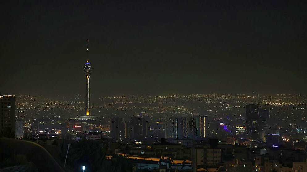 Ein Blick auf die iranische Hauptstadt Teheran am frühen Samstag. Foto: Vahid Salemi/AP