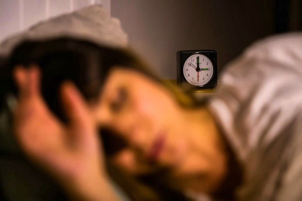 Problems falling asleep or sleeping through the night? You're not alone. blue News can help you with a few tricks and tips.