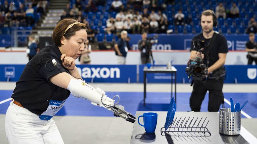 67 teams from 24 countries at the ETH Zurich Cybathlon in Kloten ZH - exhibition. The third edition of the ETH Zurich Cybathlon was held at the Swiss Arena in Kloten.