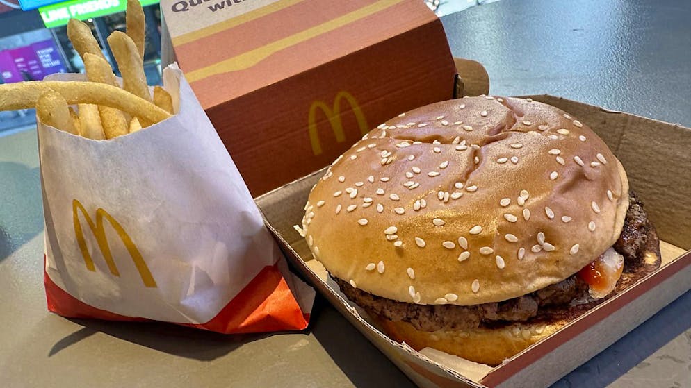Un hamburger McDonald's Quarter Pounder qui a rendu malades 75 personnes dans le Colorado.