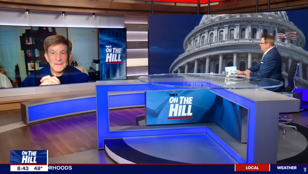 Alan Lichtman (links) bleibt dabei: Kamala Harris gewinnt.