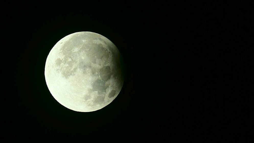 Space travel. Nasa identifies nine potential lunar landing sites