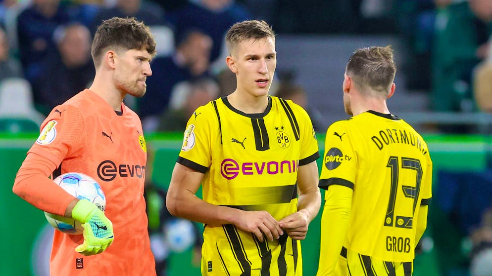 Gregor Kobel (left) and his BVB fail against VfL Wolfsburg.