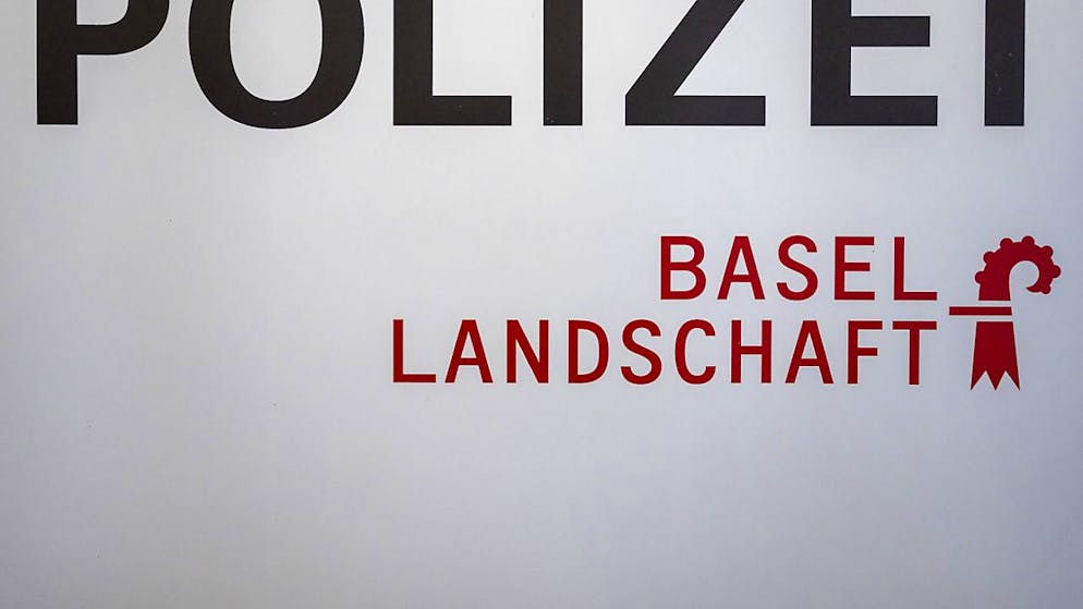 Die Baselbieter Polizei sucht Zeugen des Unfalls. (Symbolbild)