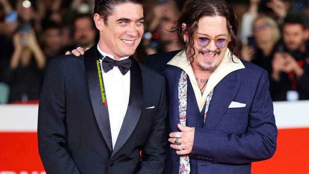 Nuovo film. Scamarcio sul set di Johnny Depp: «L'uomo più gentile e dolce con cui abbia mai lavorato»