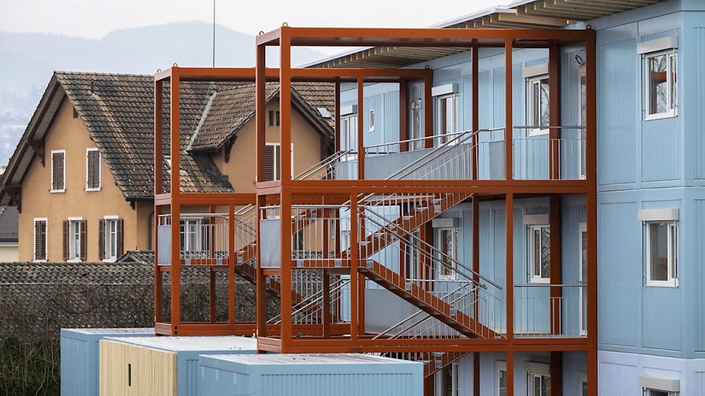 Ein Containerbau für rund 50 ukrainische Geflüchtete in Stäfa: Die Zürcher Gemeinden sind im Asylbereich gefordert. (Symbolbild)