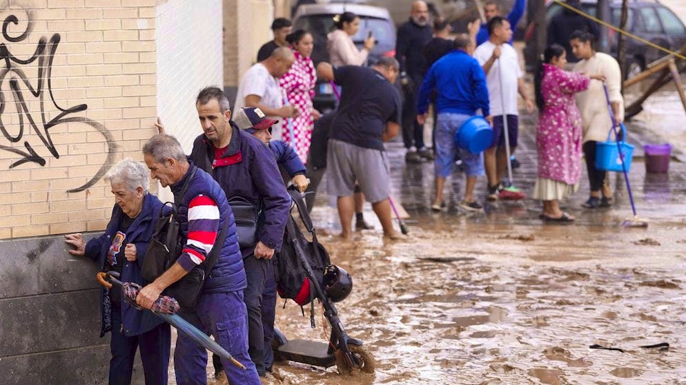L'allerta si sposta alle Baleari. Oltre 200 morti a Valencia, ma in tanti mancano ancora all'appello